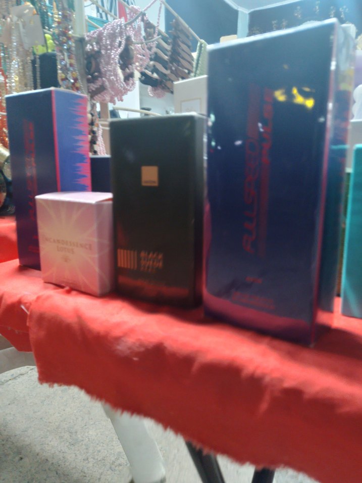 Avon Black Suede Dark Erkek Parfümü - Görsel 5