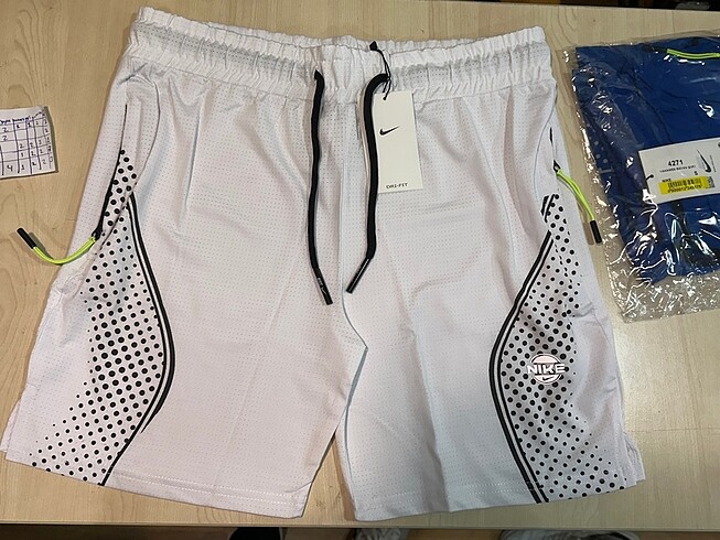 s Beden beyaz Renk Nike yandan cepli dalgıç kumaş mini şort