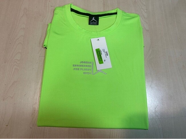m Beden yeşil Renk Nike air Jordan flight sporcu tshirt