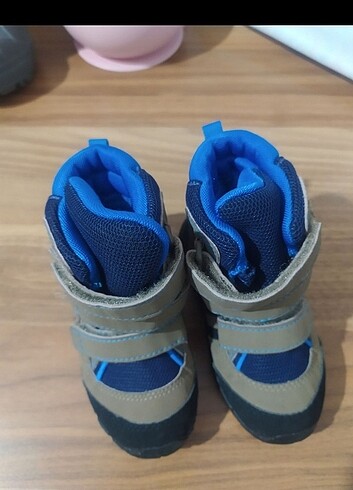 22 Beden mavi Renk Adidas bot sıfır