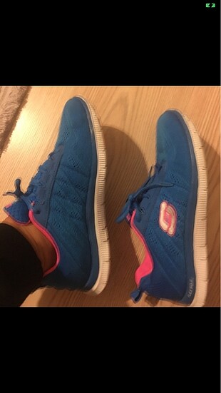 Skechers