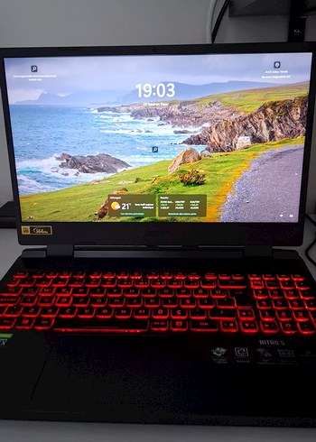 Kırmızı Aydınlatmalı Klavyeli Acer Nitro 5 Laptop