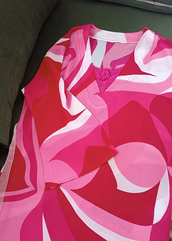 LC Waikiki Pembe Batik Desenli V Yaka Tunik