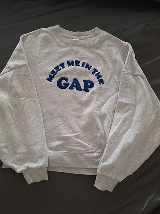 Gap sweatshirt