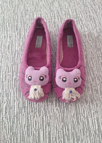Pembe Nakışlı Kız Çocuk Ev Terliği