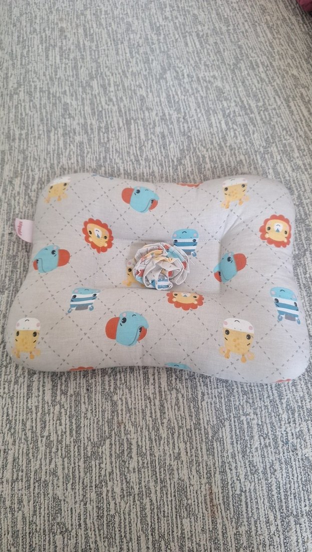 Gri Desenli Çocuk emzirme Yastığı - Görsel 4