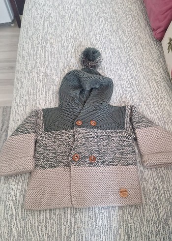 Kapüşonlu yeşıl renk Erkek Çocuk Örgü Mont