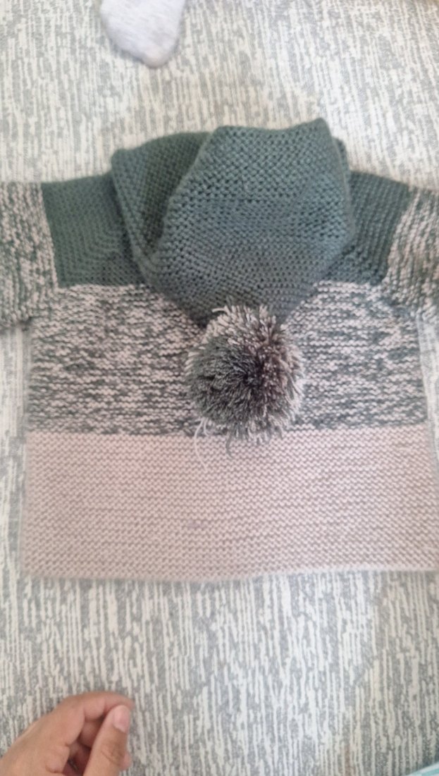 Kapüşonlu yeşıl renk Erkek Çocuk Örgü Mont - Görsel 4