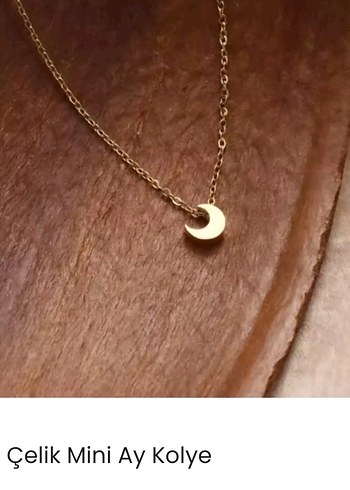 Beden Altın Renkli Zincir Detaylı Deniz Charm Kolye