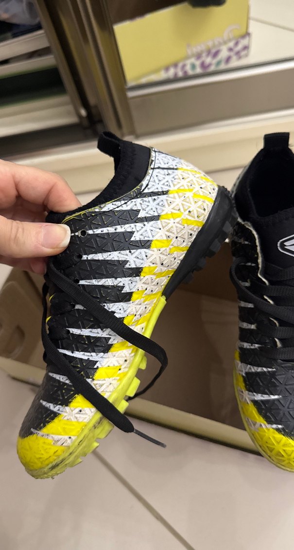 Sarı Yılan Desenli Erkek Futbol Ayakkabısı - Görsel 2