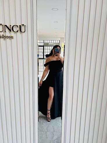 Siyah askılı uzun abiye elbise