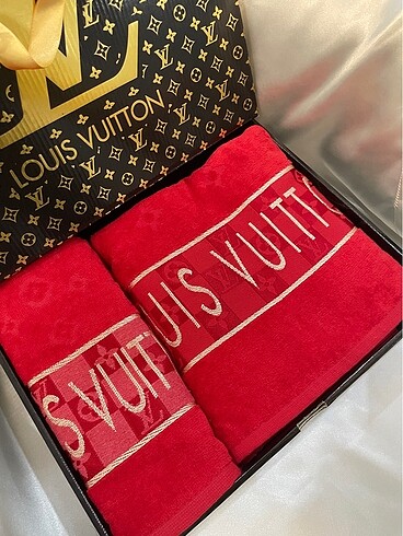  Beden kırmızı Renk LOUIS VUITTON HAVLU SET