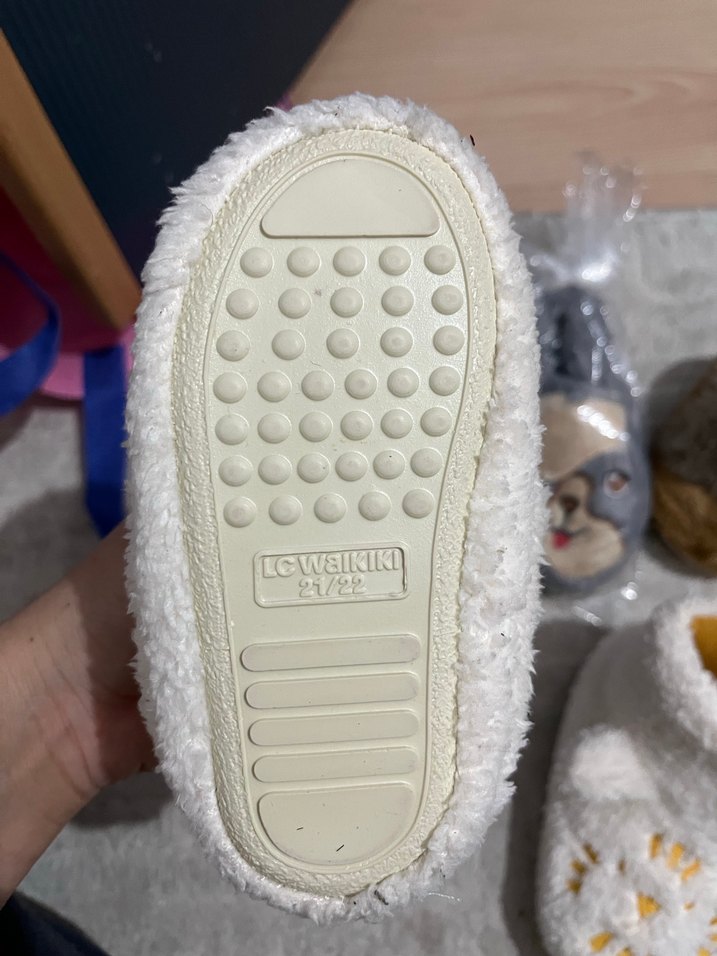 Kız Çocukları İçin Sıcak Peluş Ev Terlikleri - Görsel 2