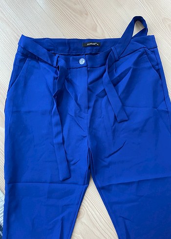 Zara Kadın Mavi Kemerli Kumaş Pantolon