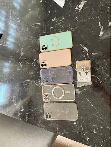 İPhone 12 telefon kılıfları