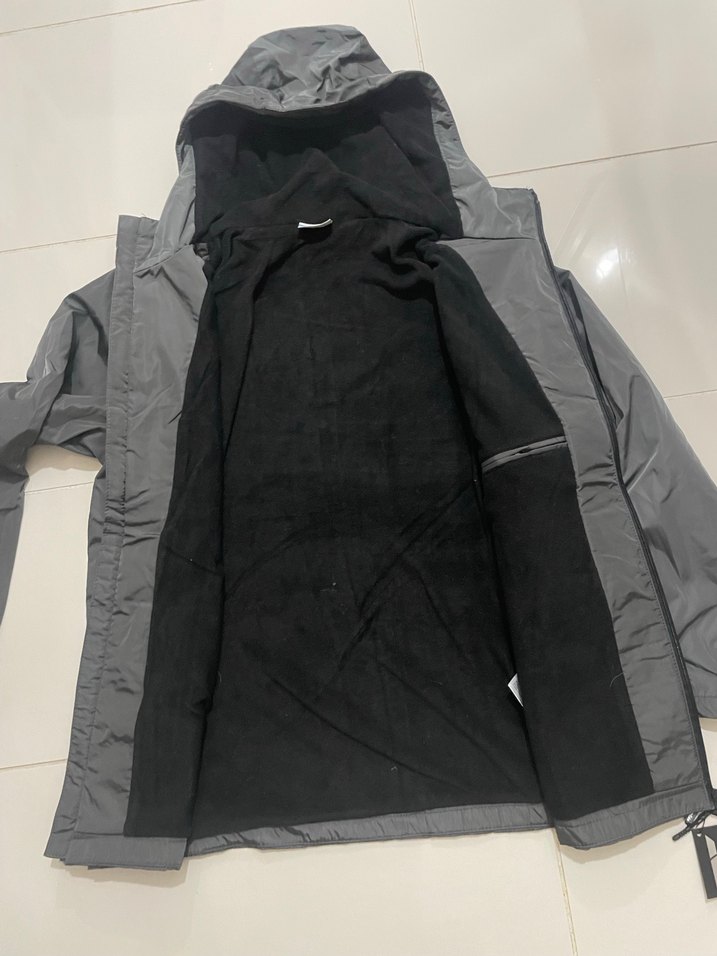 Columbia Gri Kapüşonlu Yağmurluk - Görsel 4