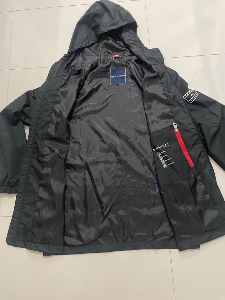 TOMMY HILFIGER Siyah Kapüşonlu İnce Mont - Görsel 4