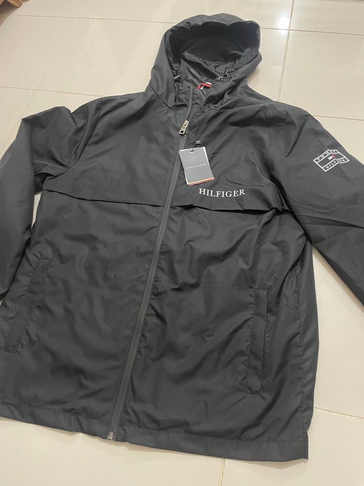 TOMMY HILFIGER Siyah Kapüşonlu İnce Mont - Görsel 3