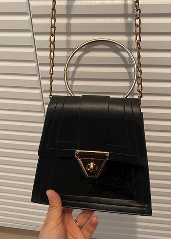 Zincir Detaylı Siyah Deri  Çanta - Görsel 2