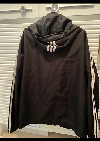 Adidas Siyah Kapüşonlu Erkek Yağmurluk - Görsel 4