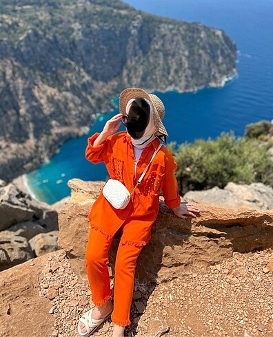 Turuncu Kot Takım Mevsimlik