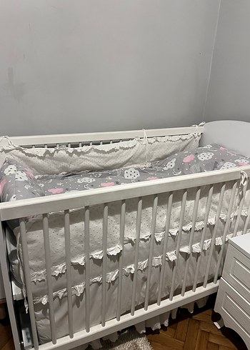 Beyaz Ahşap Bebek Beşiği - Görsel 4