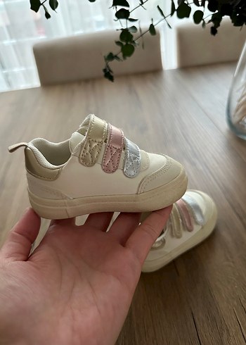 19 Beden H&M spor ayakkabı 18/19 numara