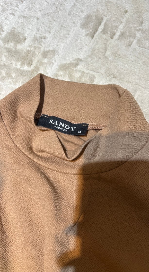 Drapeli Kısa Kollu Bej Midi Elbise - Görsel 3