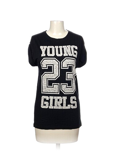 Pull and Bear T-shirt %70 İndirimli.