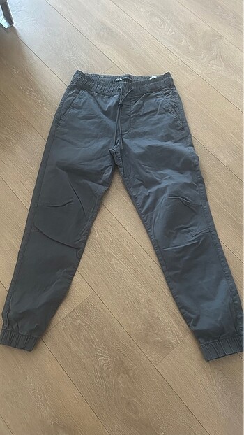 Zara beli ve paçası lastikli pantalon