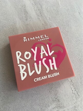 Rimmel London - Royal Blush Krem Allık