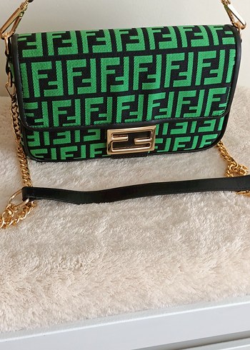 Beden Zincir Detaylı Yeşil Desenli Kadın Çapraz Çanta fendi