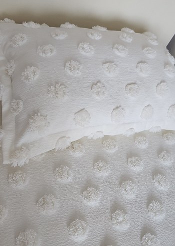 Beyaz Çocuk Yatak örtüsü ponpon Detaylı - Görsel 2