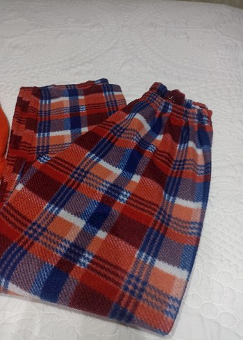 Kırmızı Baskılı Örgü Kedi Desenli Takım - Görsel 4