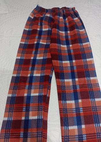 Kırmızı Baskılı Örgü Kedi Desenli Takım - Görsel 3