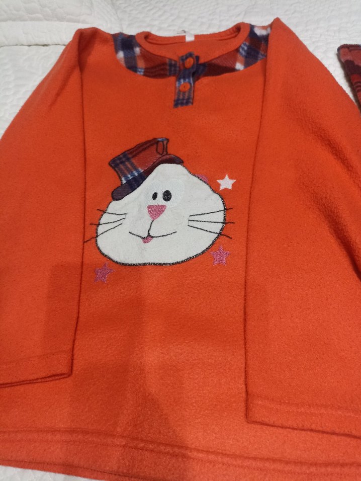 Kırmızı Baskılı Örgü Kedi Desenli Takım - Görsel 2