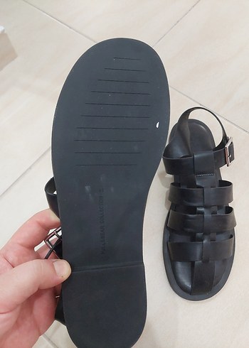 41 Beden Pull&Bear Kadın Siyah Tokalı Minimalist Sandalet