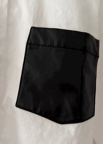 Düğmeli Beyaz çoçuk  Gömlek Siyah Cepli - Görsel 4