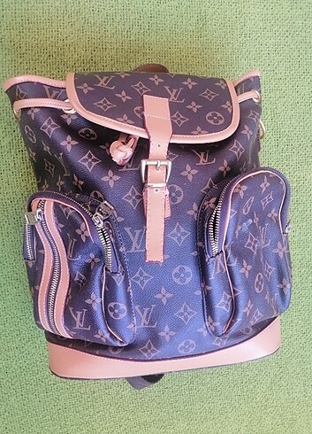 Louis Vuitton sırt çantası 