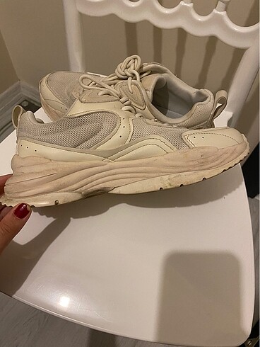 Bershka marka Krem/ Ekru ayakkabı