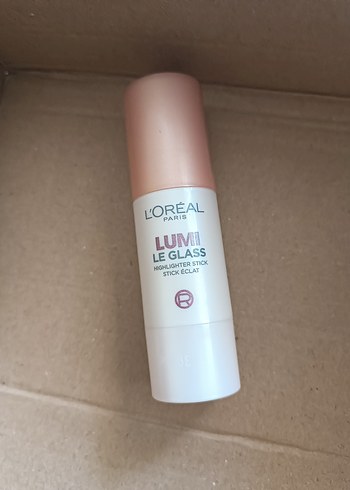 L'Oréal Lumi Le Glass Aydınlatıcı Stick Beige