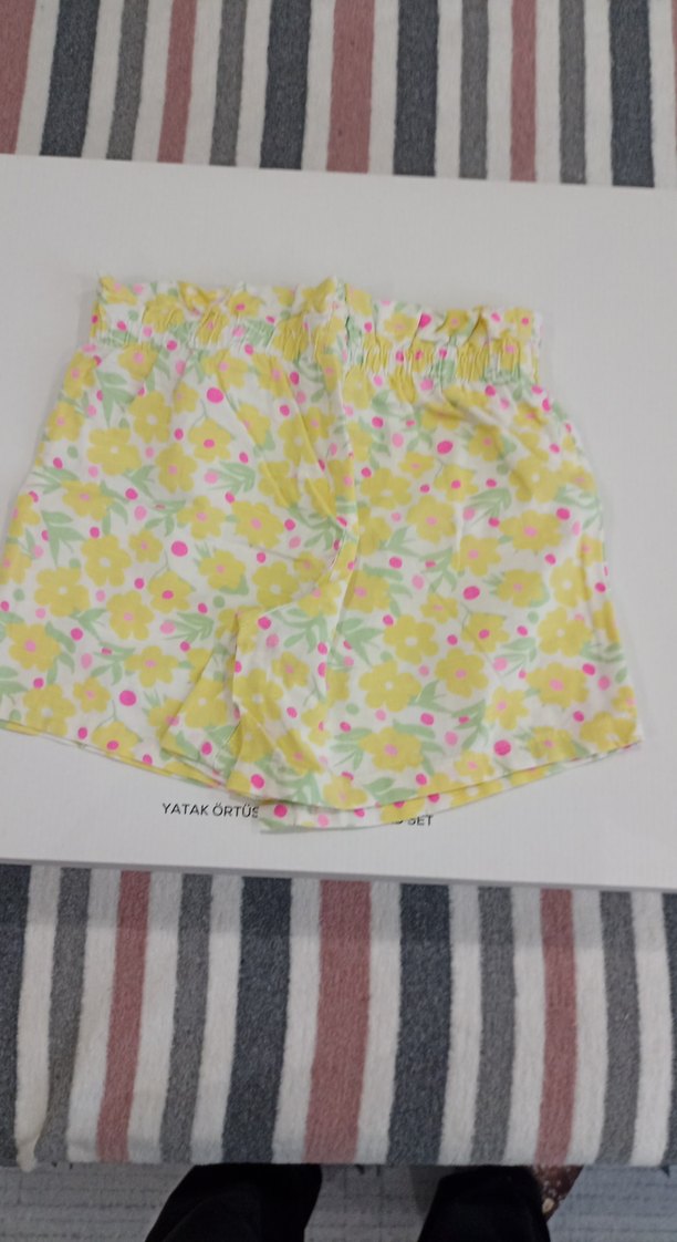 Kız Çocuk Sarı Çiçekli Fırfırlı Şort etek - Görsel 2