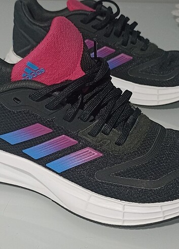 39 Beden Adidas yürüyüş ayakkabısı