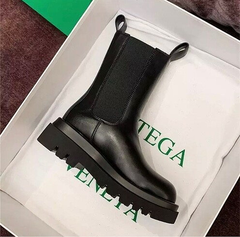Bottega Veneta Postal Bot
