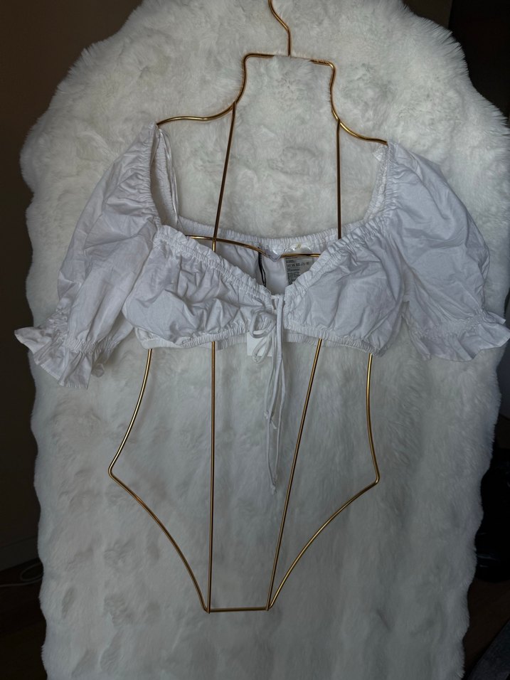 Beyaz Fırfırlı Kısa Keten Bluz - Görsel 2