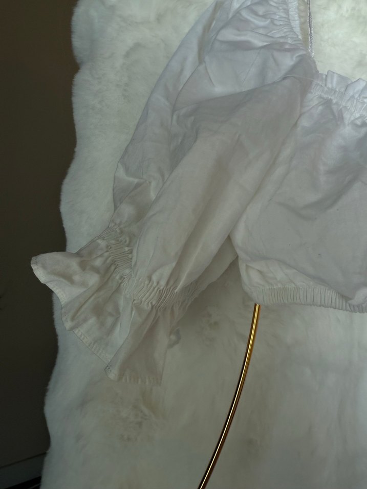 Beyaz Fırfırlı Kısa Keten Bluz - Görsel 4