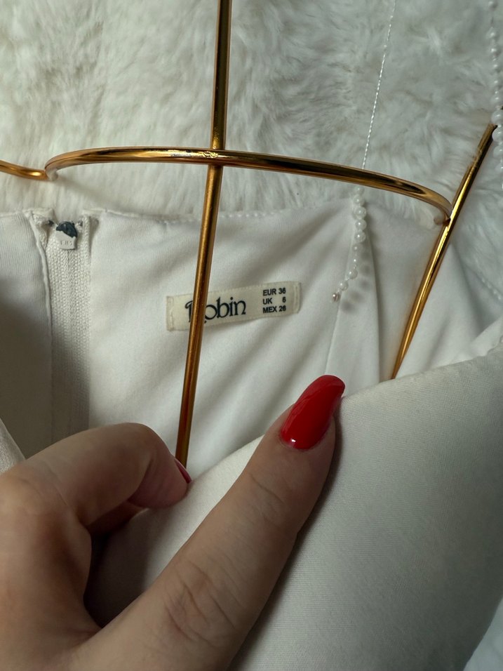 Zincir Detaylı Beyaz Straplez Büstiyer - Görsel 4