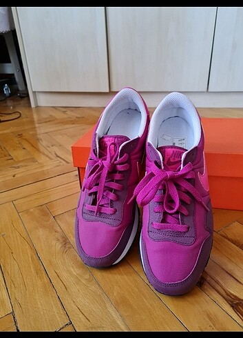 38,5 Beden pembe Renk Nike ayakkabı