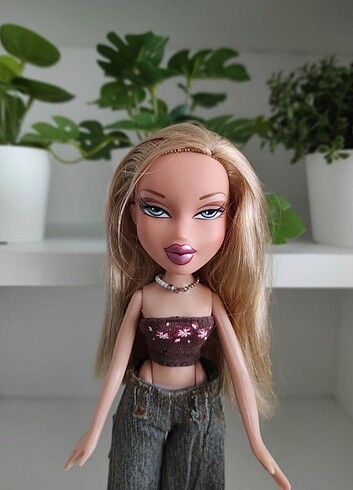  Bratz bebek