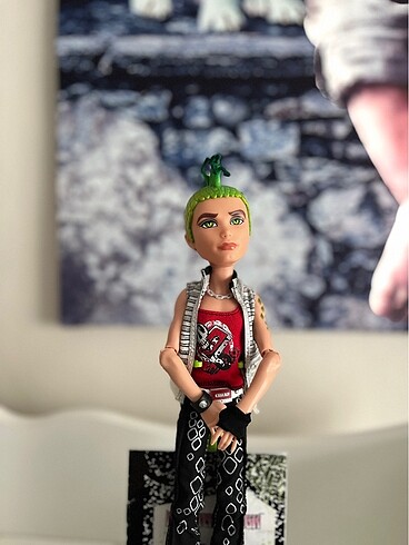 Beden Monster High bebek